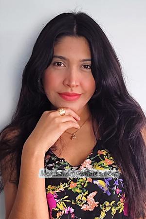 205713 - Stephanie Age: 35 - Colombia