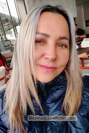 220610 - Sara Age: 51 - Peru