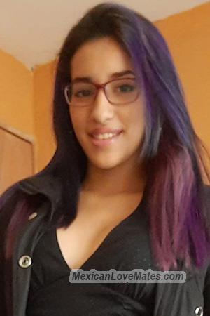 226106 - Nicole Age: 23 - Costa Rica