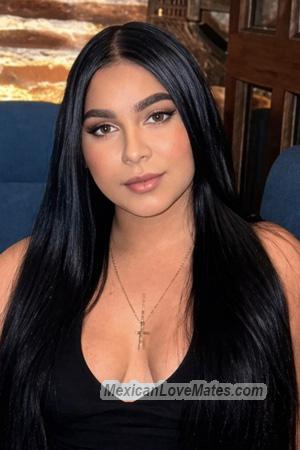 227132 - Maybelline Age: 24 - Colombia